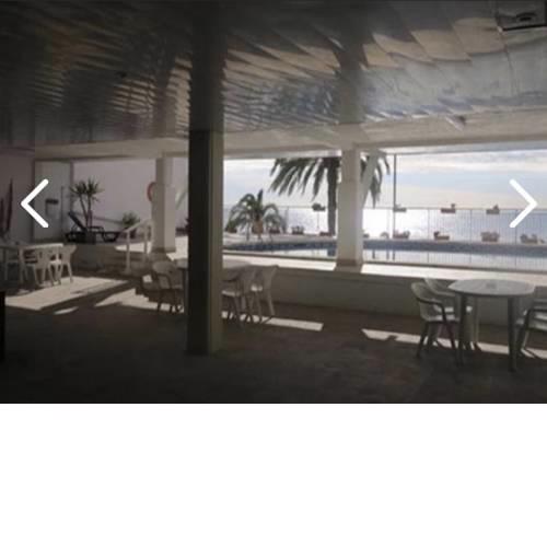 Lovely Sea front, pool & parking Calafell