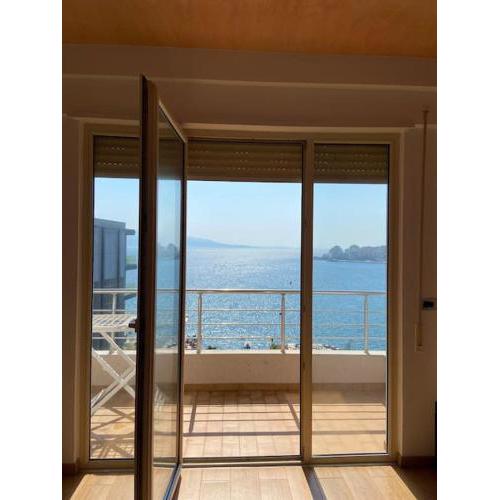 Lovely Seaview Apartment Saranda - 70m from Beach