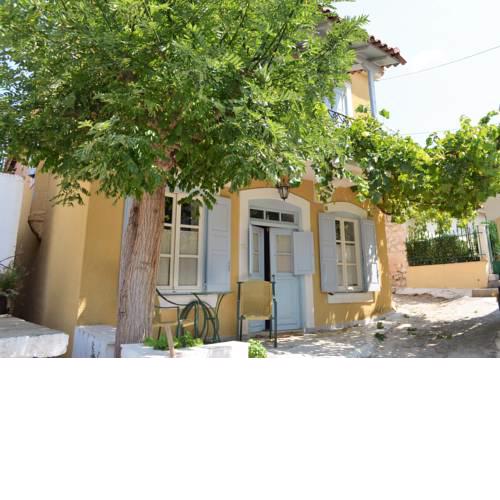 Lovely Traditional Cottage