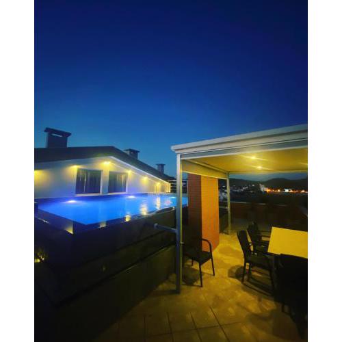 LR penthouse swimming pool mali robit,Durres