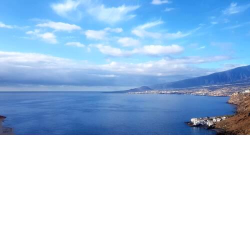 Lujo nórdico sobre el mar azul