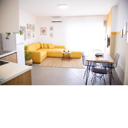 Lulu Suites - Sunflower