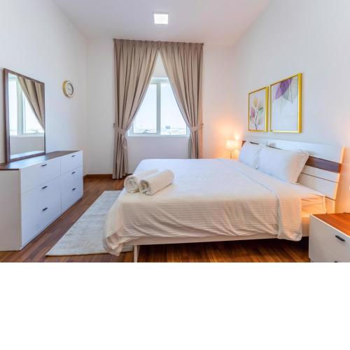 Luminous Brand New 2BR close to Global Village