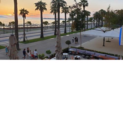 Lungomare Luxury Sea View Apartaments