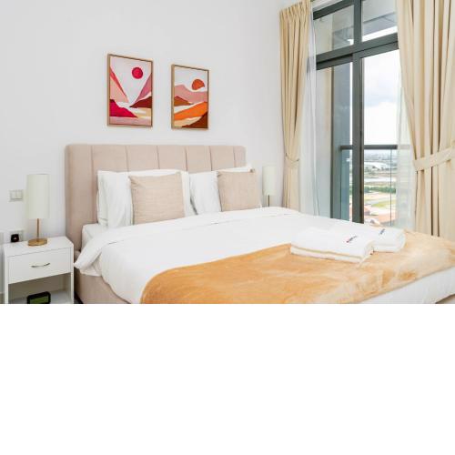 Lush 1 BR at Executive Bay