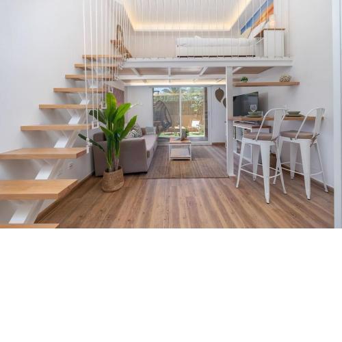 Lush Loft with spacious terrace by Suiteable