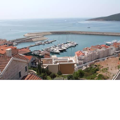 Lustica bay