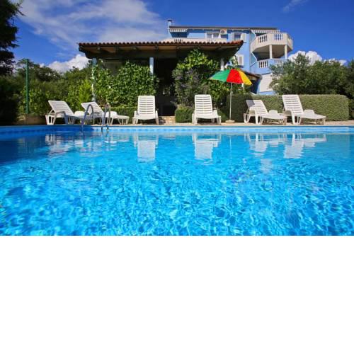 Luton Apartments, Heating Pool & Jacuzzi