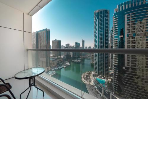 Luton Vacation Homes - Continental Tower, Dubai Marina
