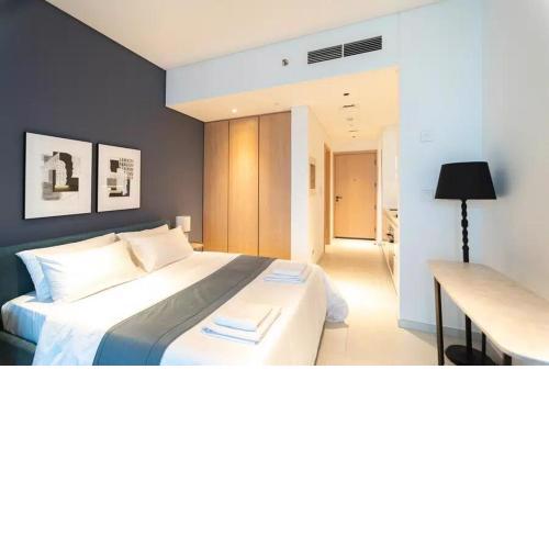 Luton Vacation Homes - Marquise Square, Canal View, Business Bay, Dubai - 15AB03