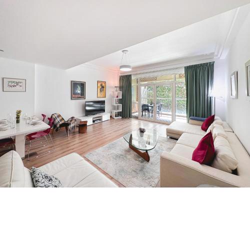 Luton Vacation Homes -Amazing 1BR with beach Access , Shoreline , Palm Jumeirah - 20AB4