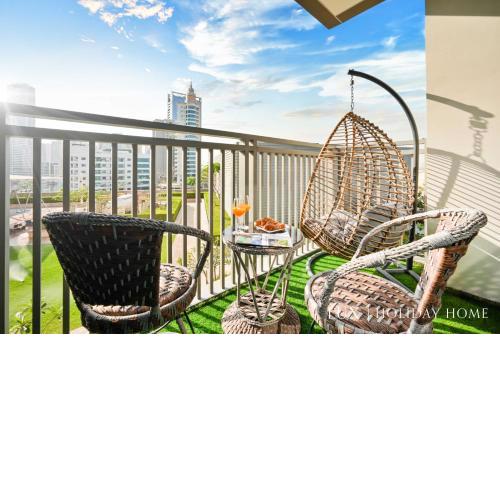 LUX 52 42 Deluxe Marina view suite 1