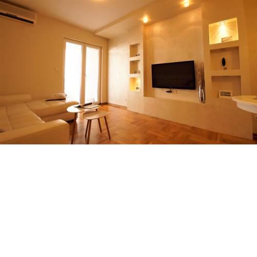 Lux Apartment 777