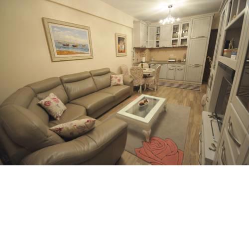Lux Apartments MMS