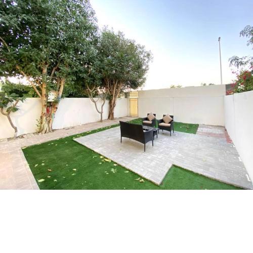Lux BnB Springs Villa for 5 Private Garden
