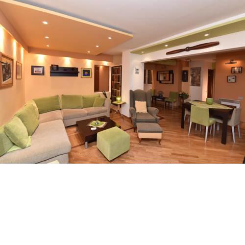 Lux City Center Apartment