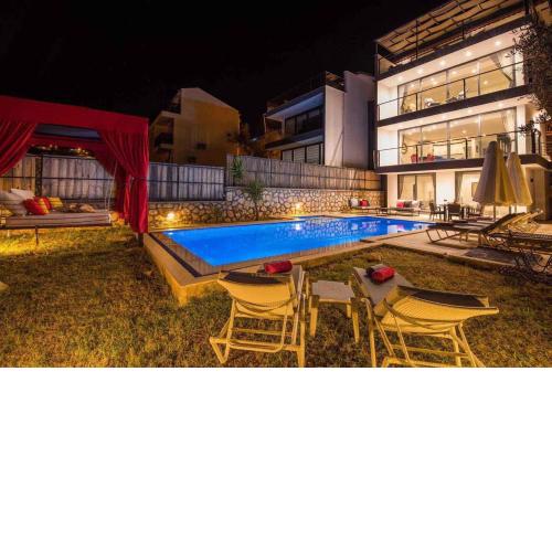 LUX HOLIDAY VILLA