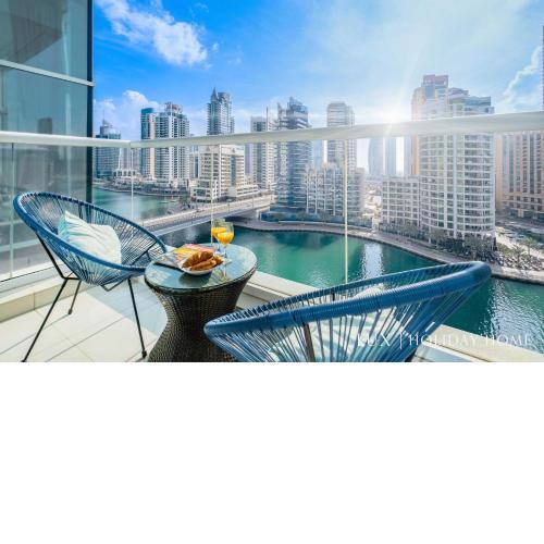 LUX Marina View Prime Location Near Beach