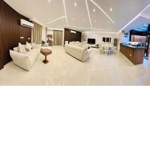 Lux private home Sheikh zayed