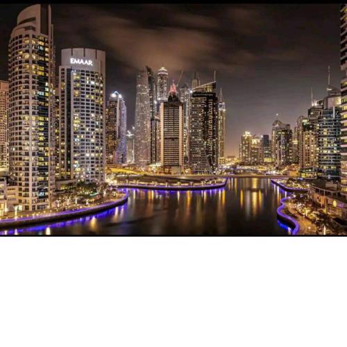 LUX Spectacular Dubai Marina View Apartment