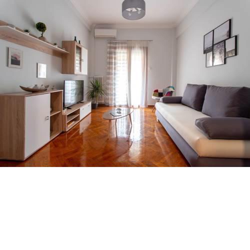 Lux & Stylish Renovated Aprt close to city center !