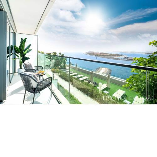 LUX The Beachfront Island View Suite
