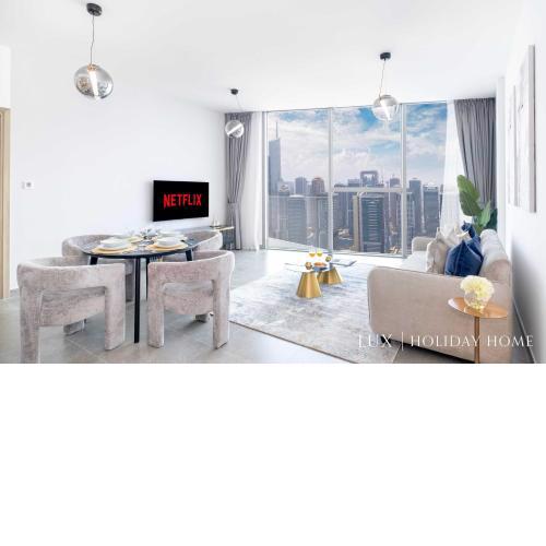 LUX The Dubai Marina Skyline Suite