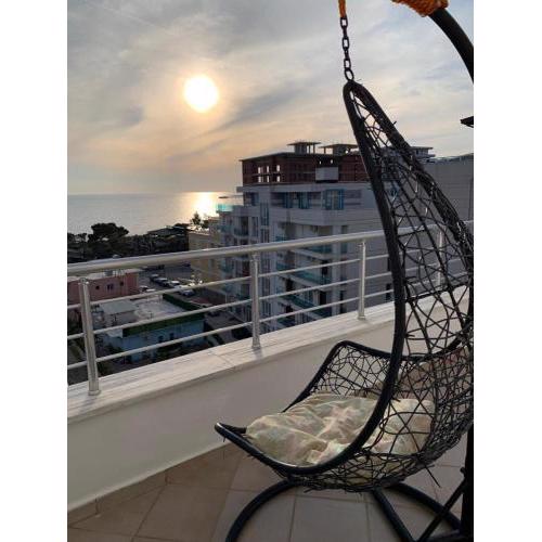 LUX4 Seaview & 43' TV Netflix