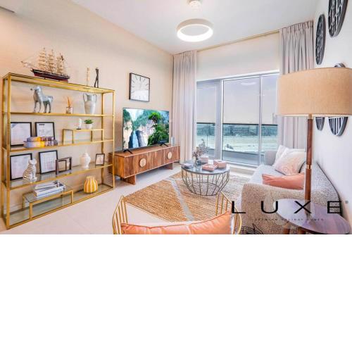 Luxe 1BR City Views Near Attractions