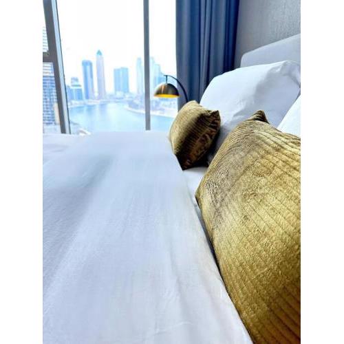 Luxe Dubai Downtown Apartment with pool & canal view-DAMAC PRIVE