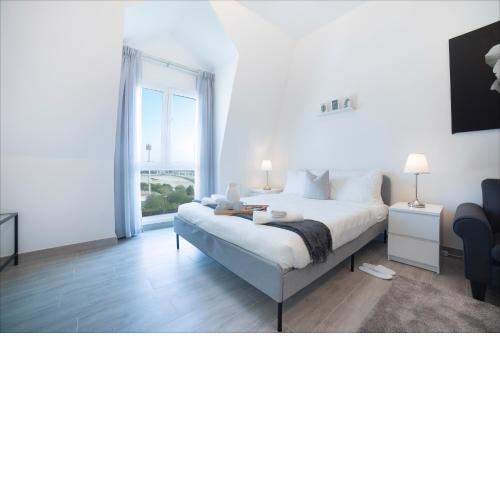 LUXE Studio Near Discovery Gardens Metro Station