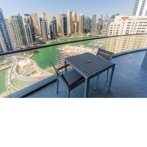 LUXFolio Retreats - Spacious Luxury Unit - 3BHK in Marina