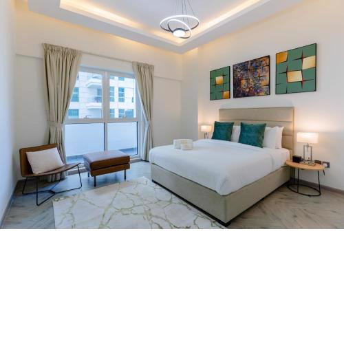 LUXFolio Retreats - Spacious Upgraded Marina Unit