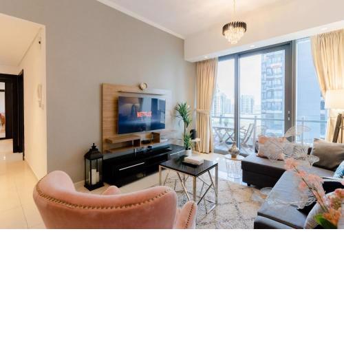 LUXFolio Retreats - Sweeping Marina View