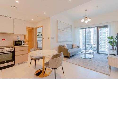 LUXFolio Retreats Brand New Property Downtown