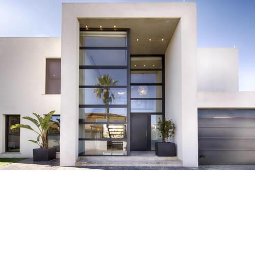 LUXUEUSE VILLA CANAL AVEC PISCINE ET AMARRE 25 mètres
