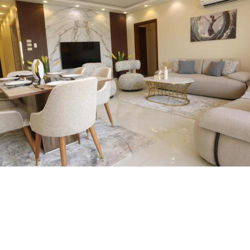 Luxurios 2 Bedrooms Apartment in Lake View Residence