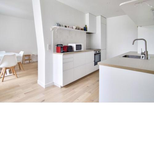 Luxurious 1 Bedroom Saint Michel Saint Séverin Free Netflix