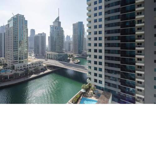 Luxurious 1 BR Apartment with Marina View!