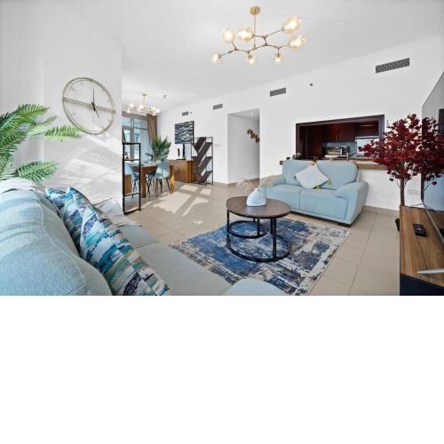 Luxurious 2BR With Burj Khalifa Views - Downtown Dubai