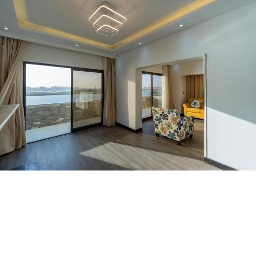 Luxurious 320m2 BalconyView Nile