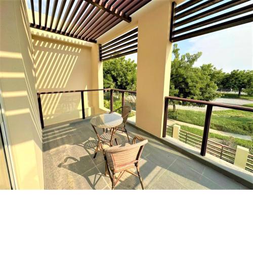Luxurious 3B Villa with Balcony in Ras Al Khaimah