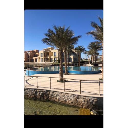 Luxurious 3BR Lakefront Town-House (Tawila)