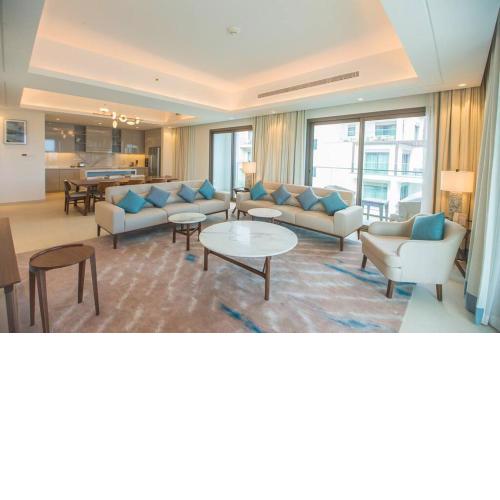Luxurious 5 Bedroom Apartment - Full Ocean view