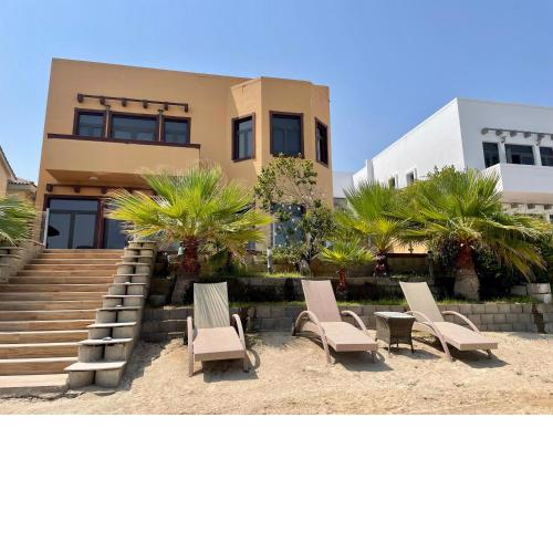 Luxurious 5 Bedroom Retreat Villa on Palm Jumeirah