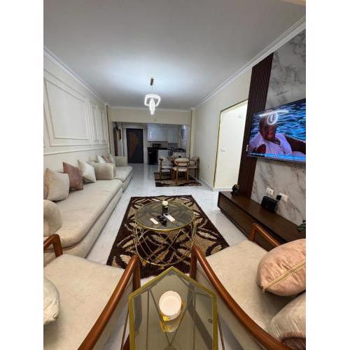 Luxurious and distinctive apartment in Obour شقه فاخره ومميزه في العبور