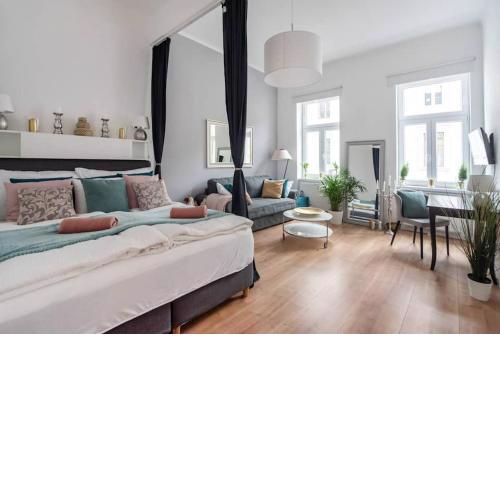 ⍟Luxurious and Spacious⍟ 5 min walk to city center (12)