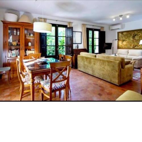 Luxurious apartment in Plaza Alfaro