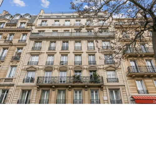 Luxurious Apartment next to Arc de Triomphe