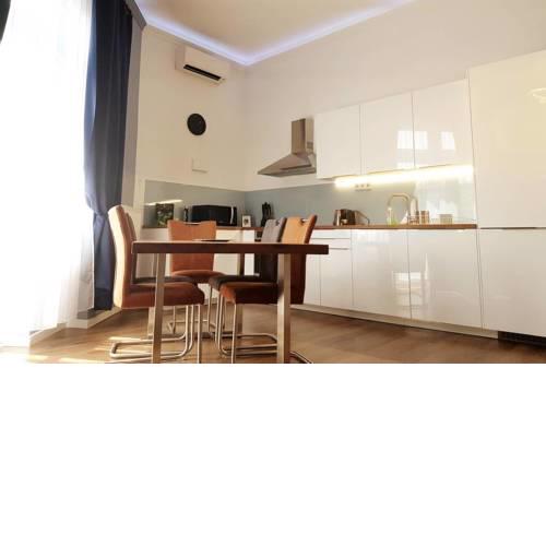 Luxurious Apartment with Balconies in DownTown BP